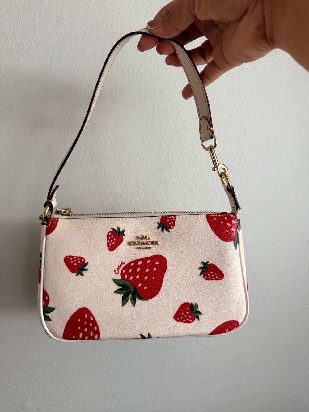 Coach wild strawberry Nolita 19 - Picture 1 of 2
